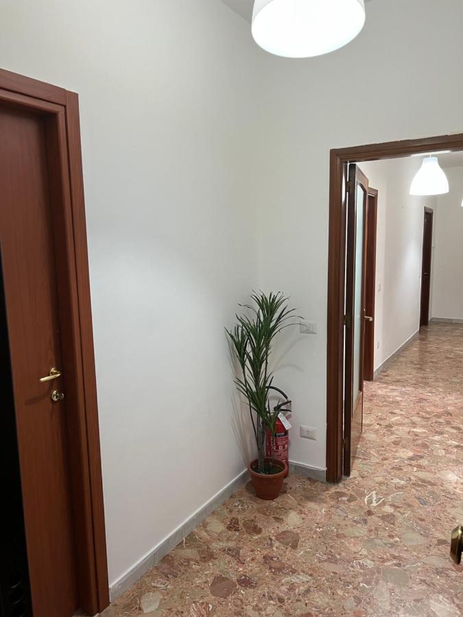 Capruzzi Holiday 240 Bari Exterior foto